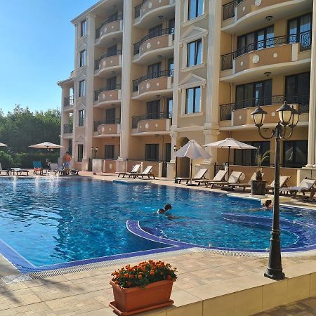 Flora Beach Private Aparthotel เปาโมเรีย ภายนอก รูปภาพ