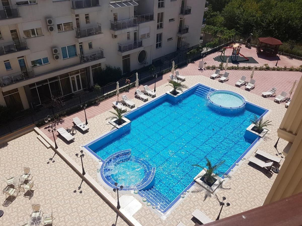 Flora Beach Private Aparthotel เปาโมเรีย ภายนอก รูปภาพ