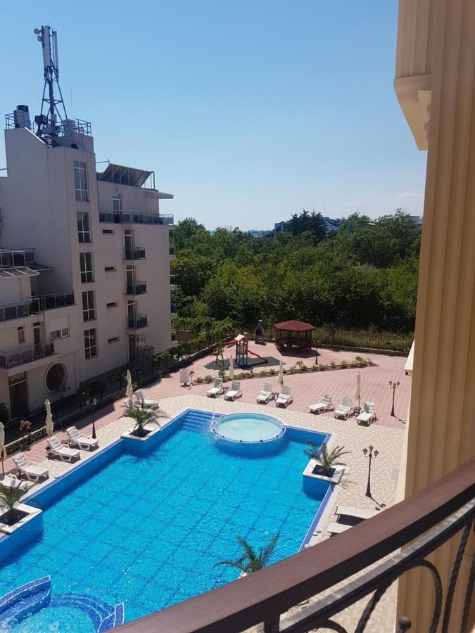 Flora Beach Private Aparthotel เปาโมเรีย ภายนอก รูปภาพ