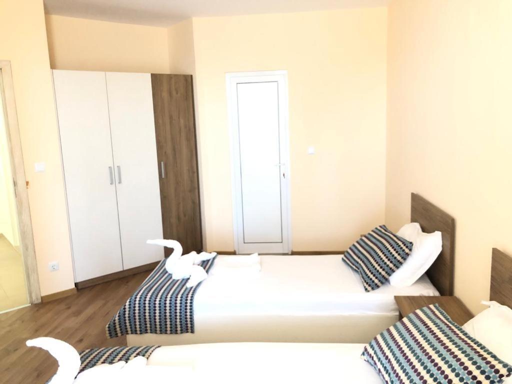 Flora Beach Private Aparthotel เปาโมเรีย ภายนอก รูปภาพ